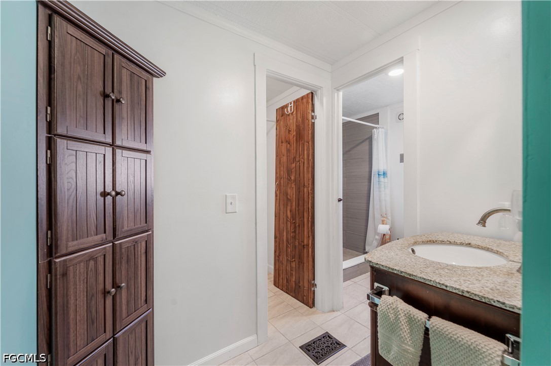 5655 Captain John Smith Loop Property Photo 37
