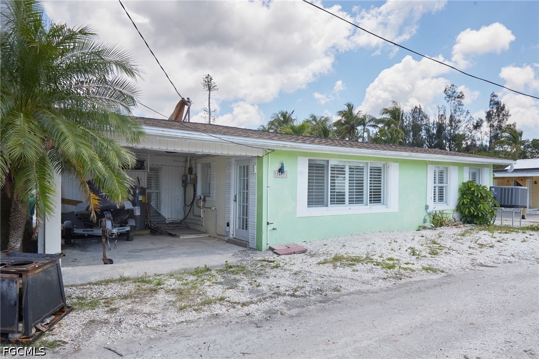 2647 Pine St Property Photo 2