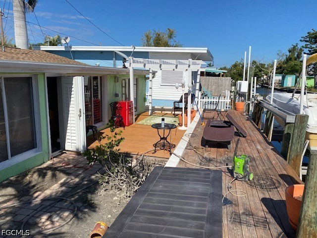 2647 Pine St Property Photo 15