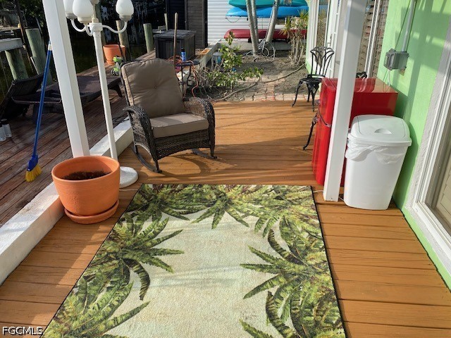 2647 Pine St Property Photo 16