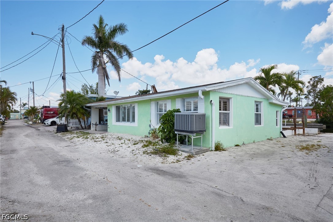 2647 Pine St Property Photo 19