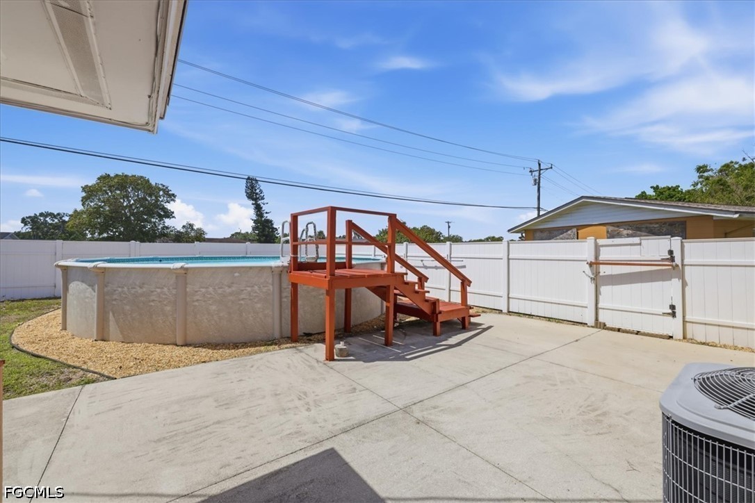 1524 Markdale St E Property Photo 24