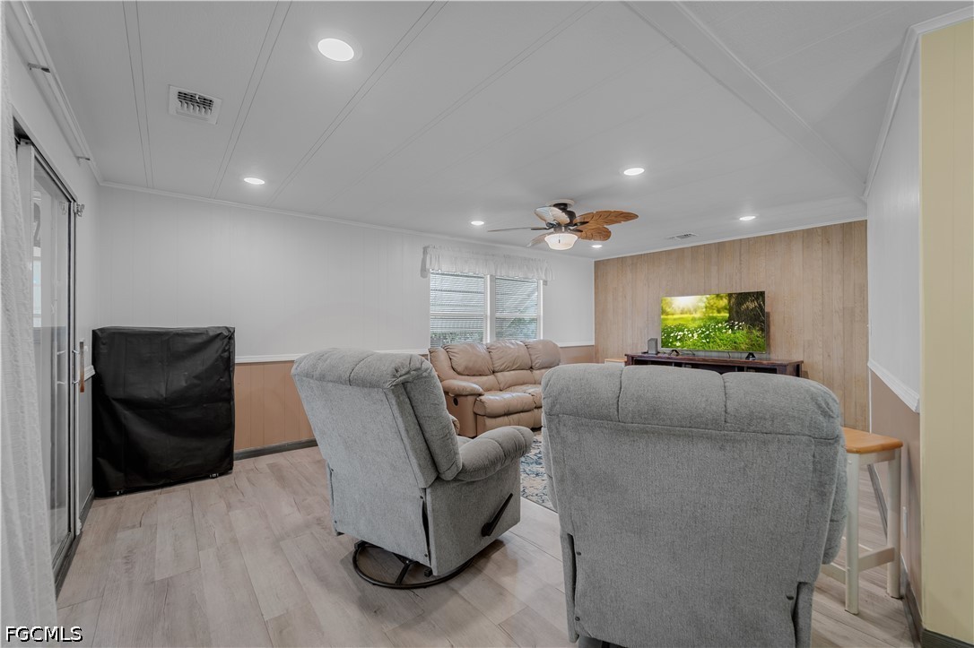 5506 Harbor LN Property Photo 1