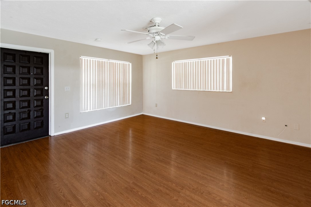 4848 Ipswitch Ct Property Photo 2
