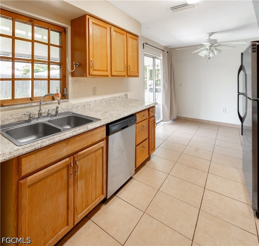 4848 Ipswitch Ct Property Photo 5