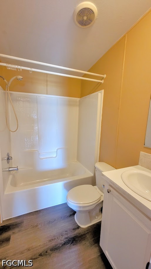 1047 Mayford Lake Rd Property Photo 8