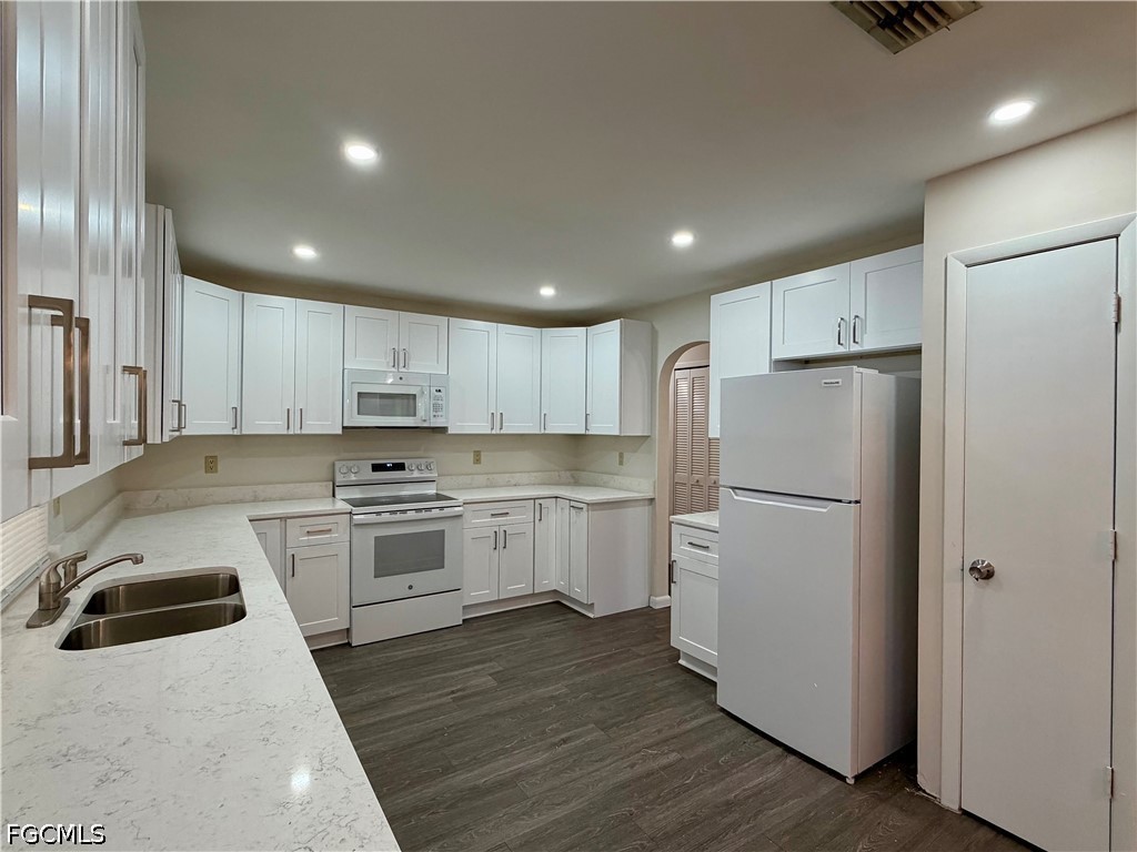 122 Roosevelt Ave Property Photo 7