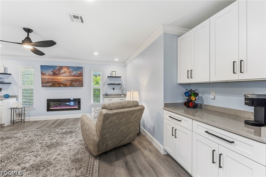 6048 Perthshire Ln Property Photo 17