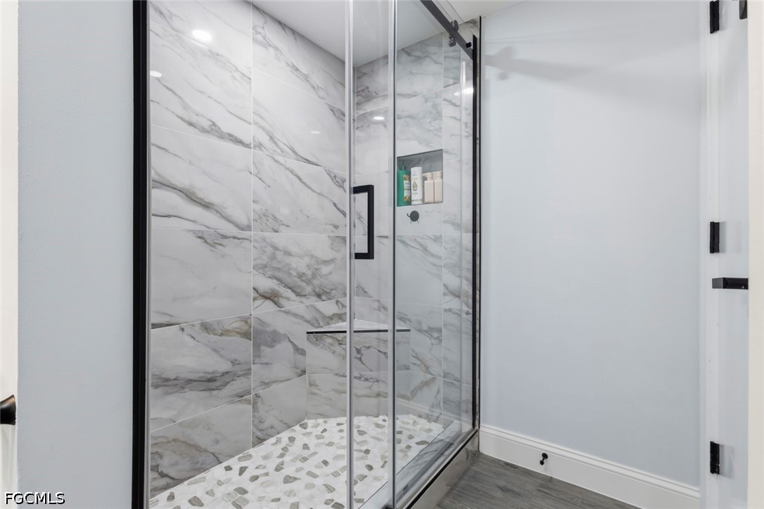 6048 Perthshire Ln Property Photo 27