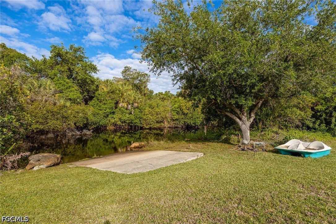 17041 E Lake Dr Property Photo 3