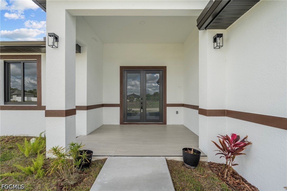 8033 Oakleaf Cir Property Photo 4