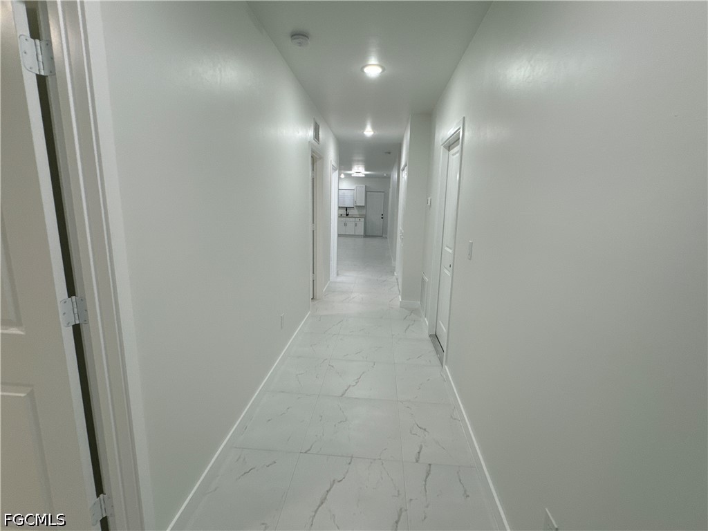 1775 Glenway Ct Property Photo 2