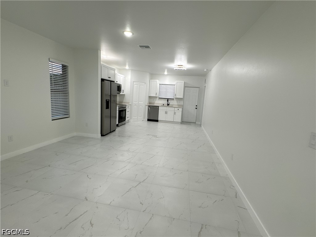 1775 Glenway Ct Property Photo 4