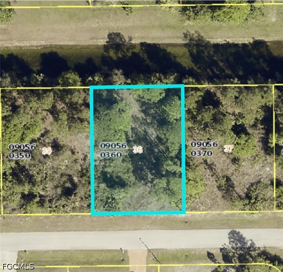 1039 Binkley St E Property Photo 2