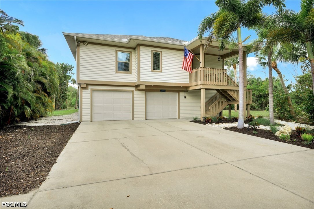 2130 Sunset Cir Property Photo 2