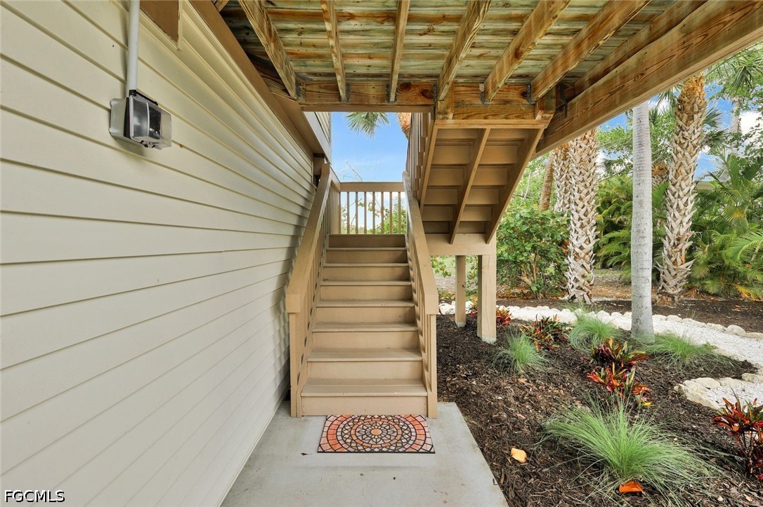 2130 Sunset Cir Property Photo 5
