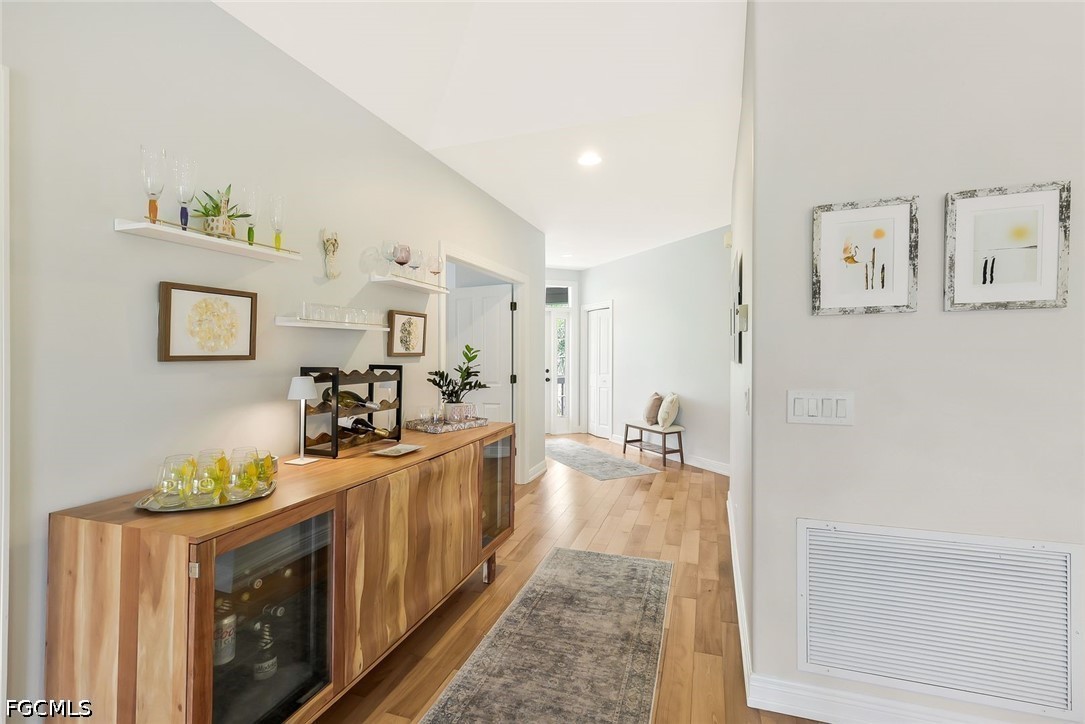 2130 Sunset Cir Property Photo 6