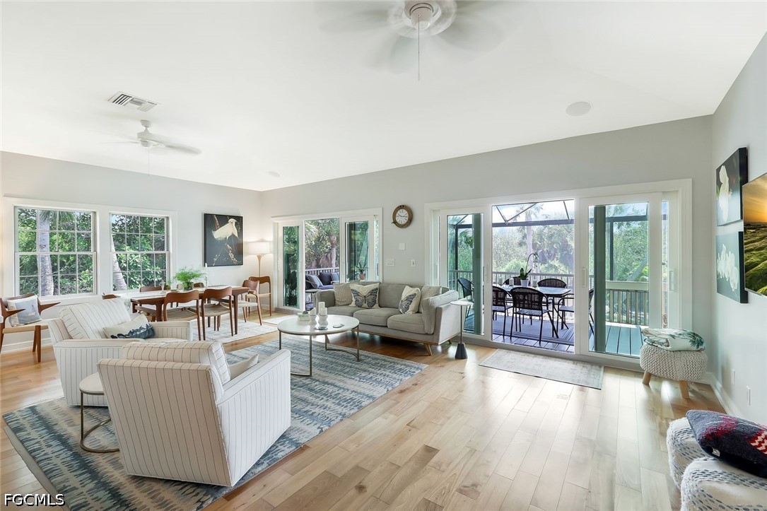 2130 Sunset Cir Property Photo 8