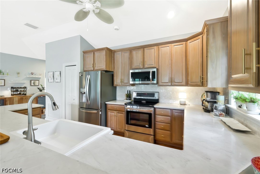 2130 Sunset Cir Property Photo 13