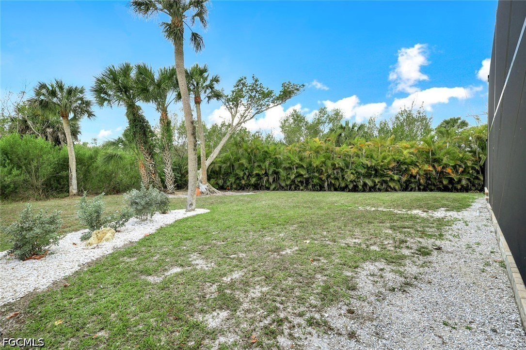 2130 Sunset Cir Property Photo 33