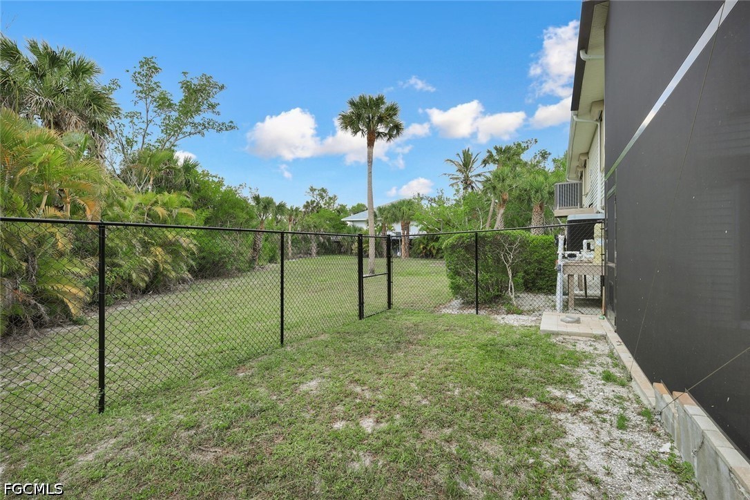 2130 Sunset Cir Property Photo 35