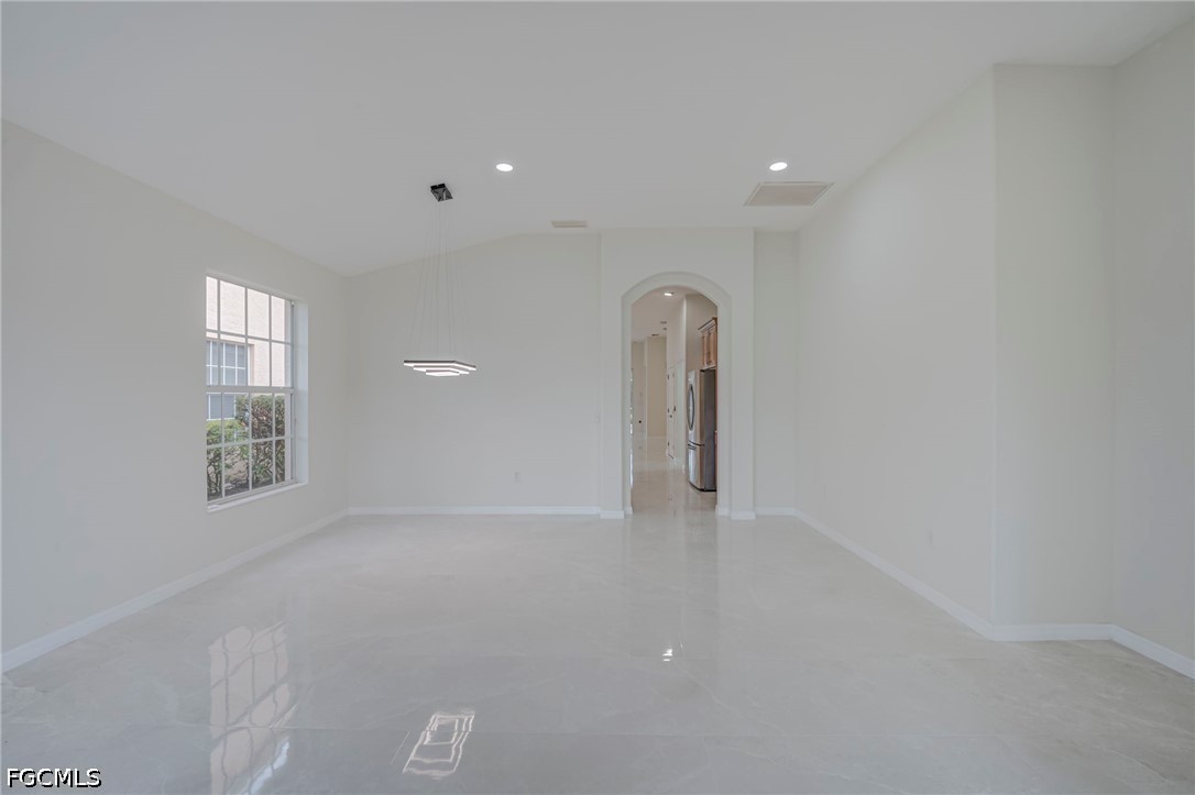 2641 Bellingham Ct Property Photo 6