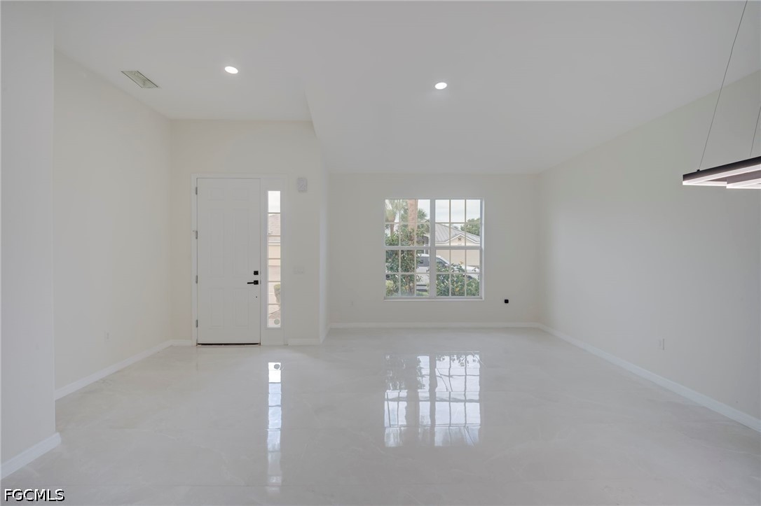 2641 Bellingham Ct Property Photo 8