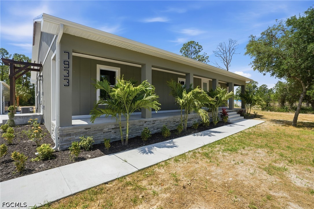 7933 5th Ter Property Photo 2
