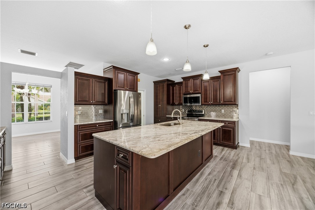 12781 Meadow Pine Ln Property Photo 5