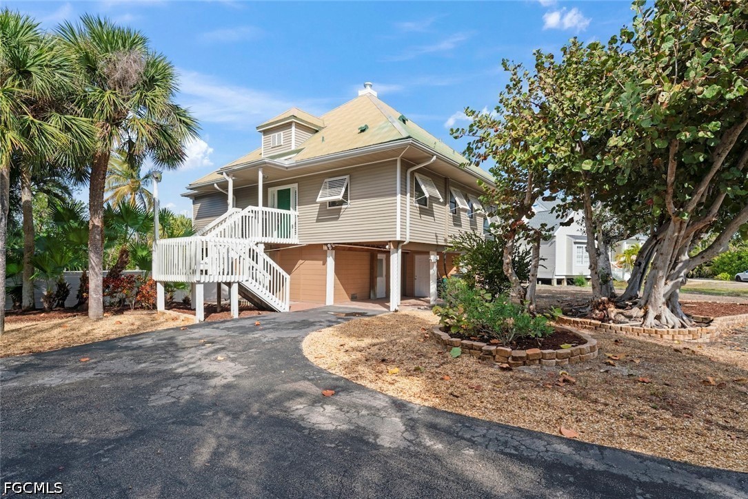 1410 Sand Castle Rd Property Photo 3