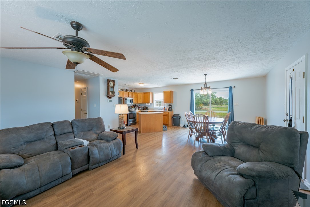 1500 Jay Ter Property Photo 4