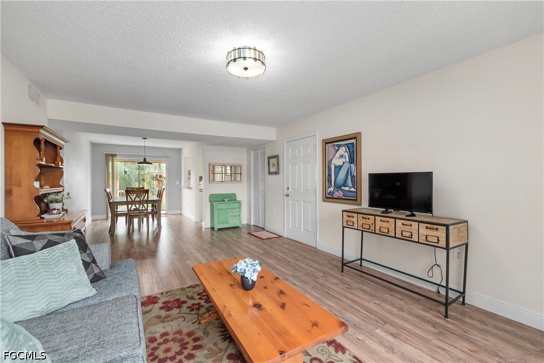 12620 Kenwood Ln C Property Photo 5