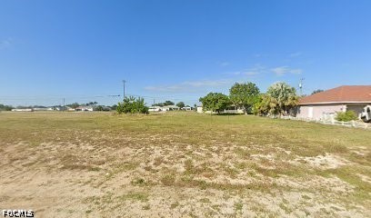 1524 NE 8th PL Property Photo 1