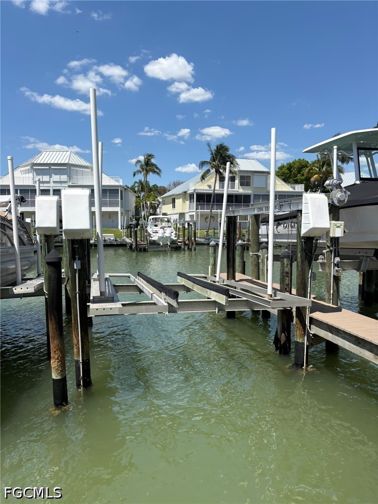 Dock 5 - 4341 Bay Beach Ln Property Photo 3