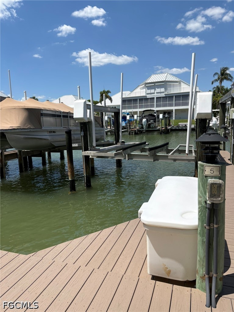 Dock 5 - 4341 Bay Beach Ln Property Photo 4