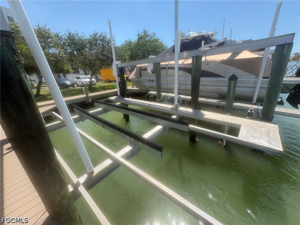 Dock 5 - 4341 Bay Beach Ln Property Photo 8