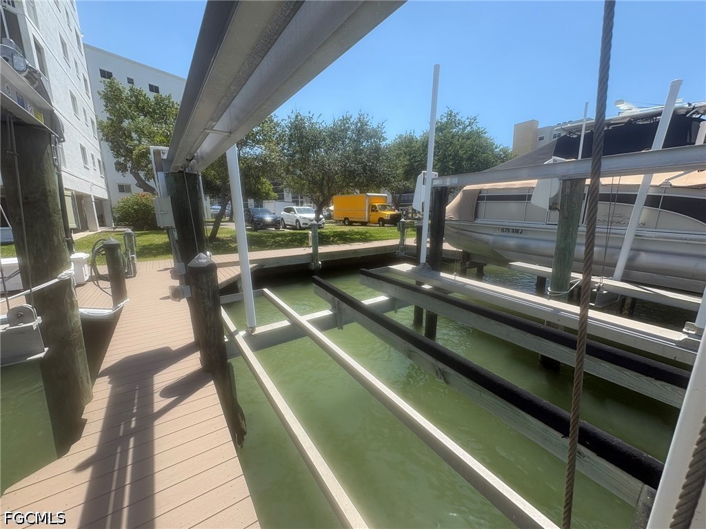 Dock 5 - 4341 Bay Beach Ln Property Photo 9