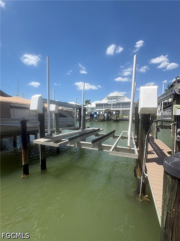 Dock 5 - 4341 Bay Beach Ln Property Photo 10