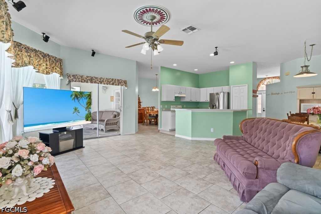 2429 Everest Pkwy Property Photo 4