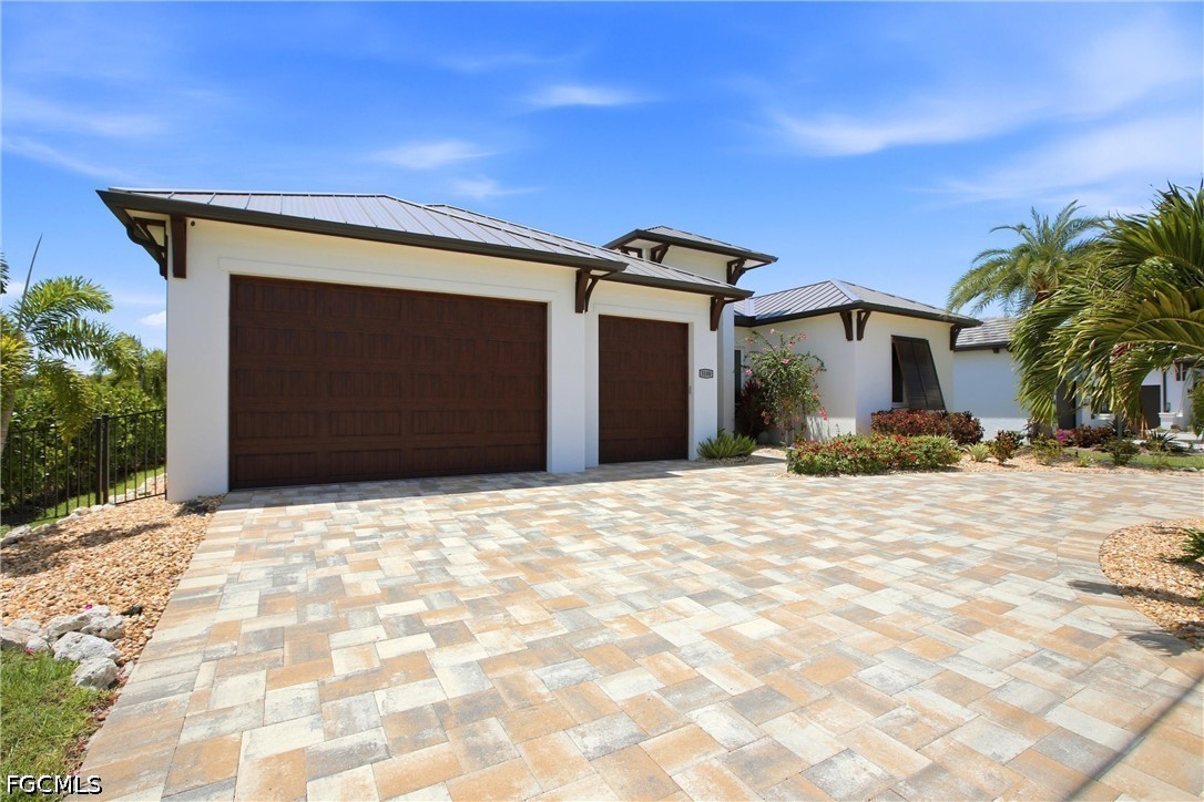 3100 Surfside Blvd Property Photo 3