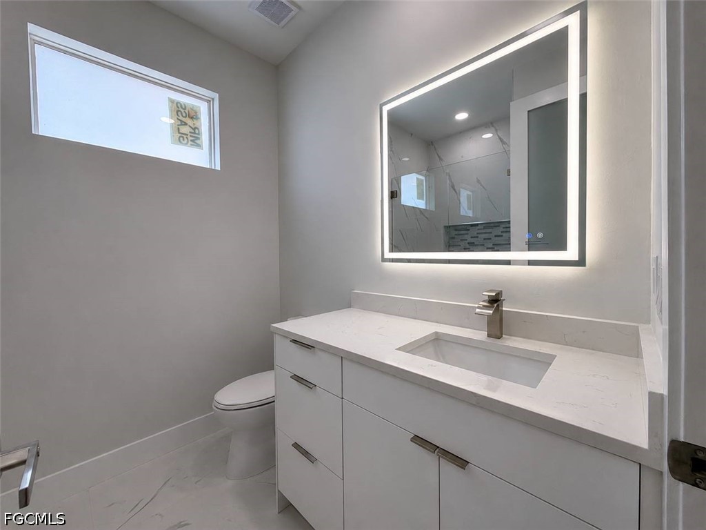 846 Runble St E Property Photo 8