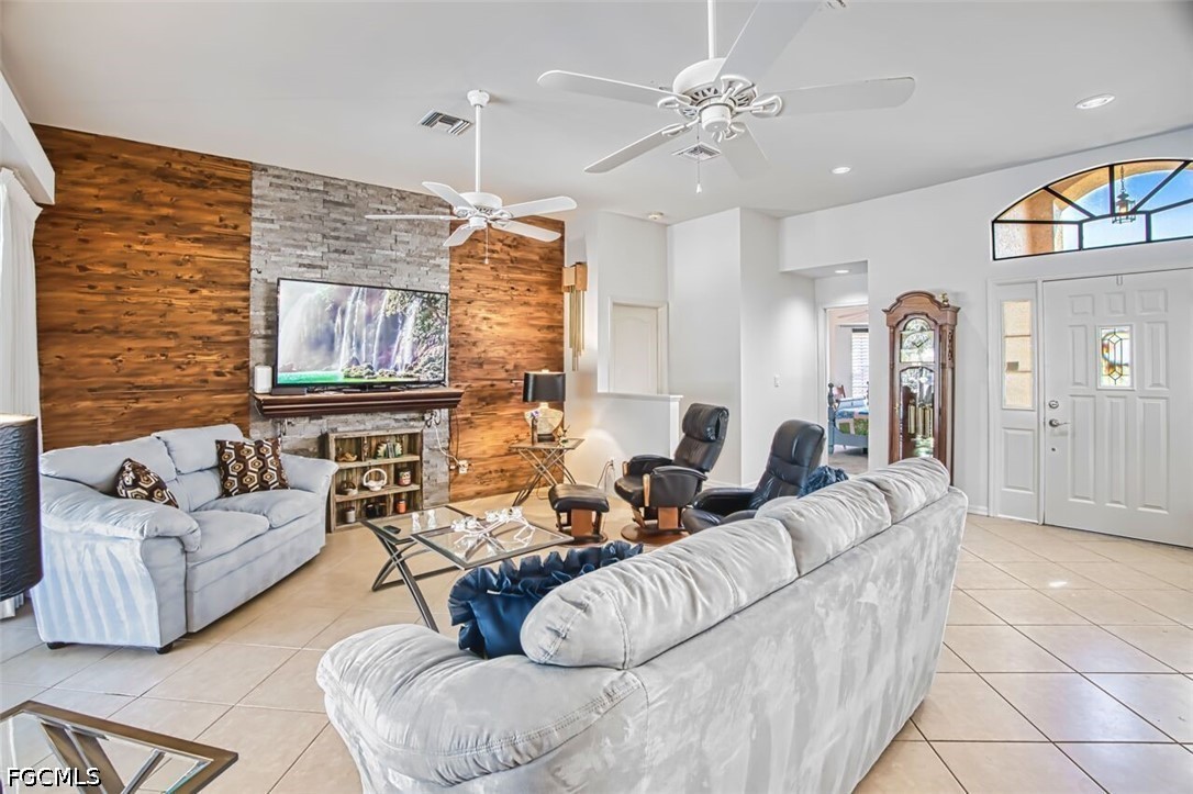 20612 Charing Cross Cir Property Photo 4