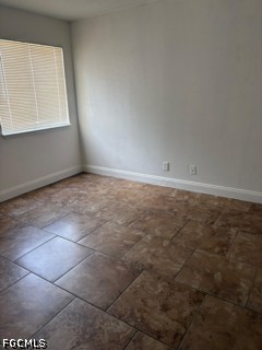 2855 Winkler Ave 111 Property Photo 5