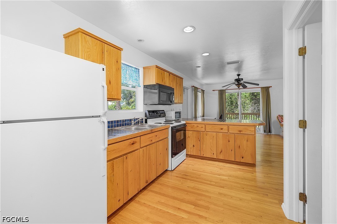 7322 Hibiscus Ave Property Photo 5