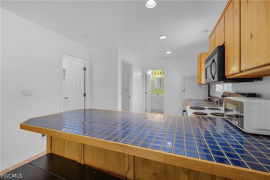 7322 Hibiscus Ave Property Photo 6