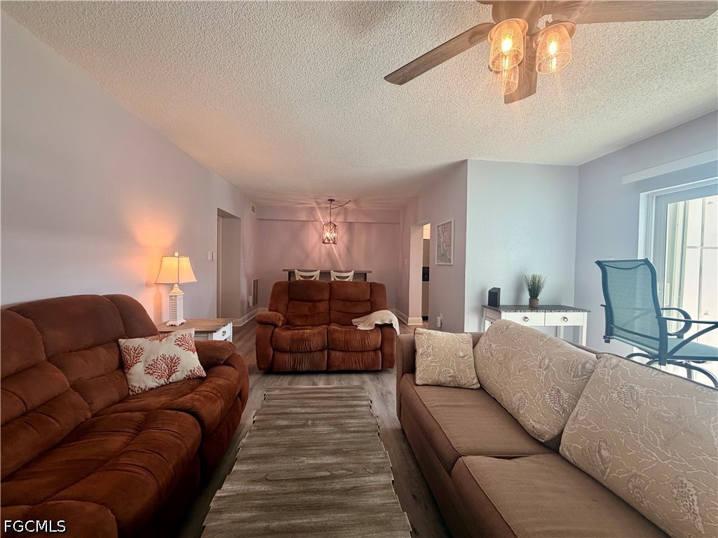 4912 Vincennes St 103 Property Photo 7
