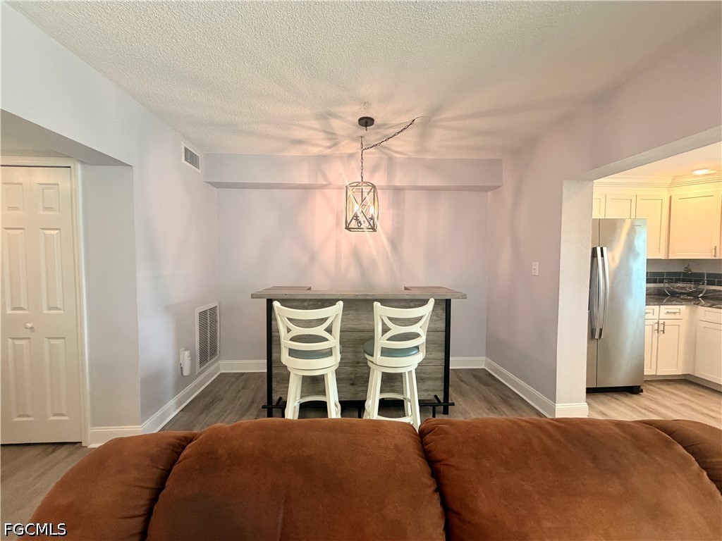 4912 Vincennes St 103 Property Photo 8