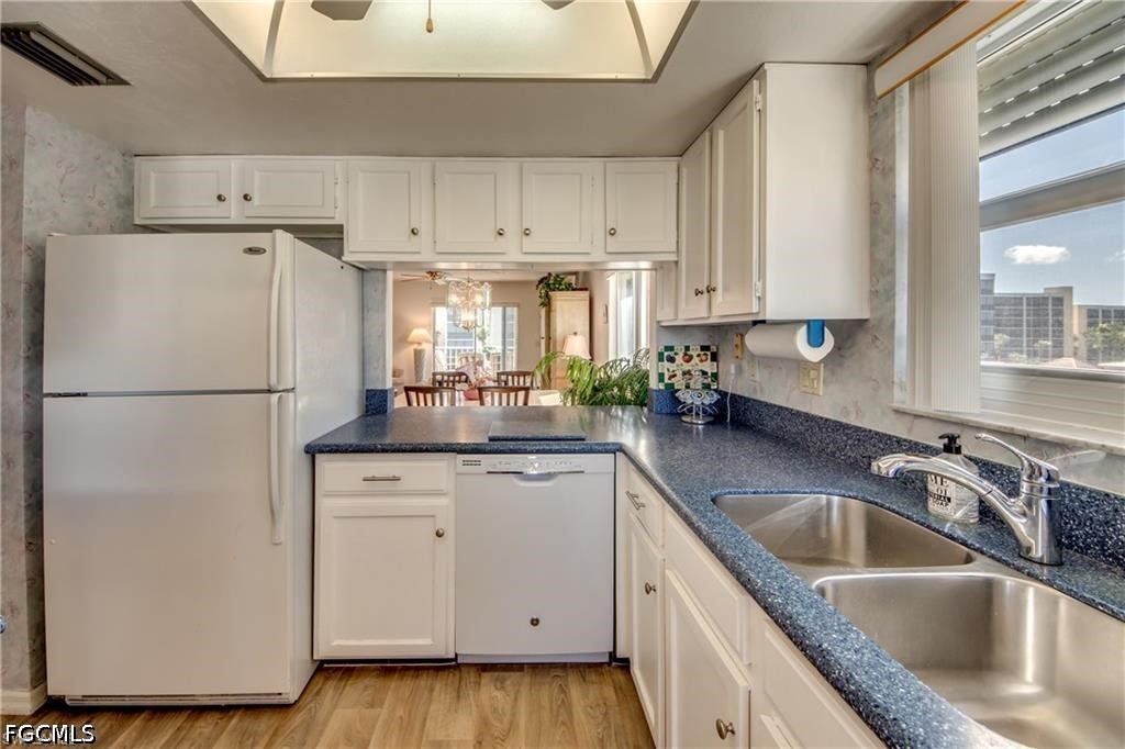 4541 Bay Beach Ln 341 Property Photo 13
