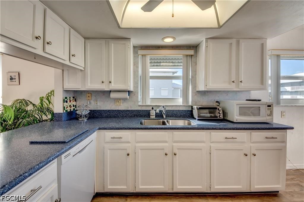 4541 Bay Beach Ln 341 Property Photo 14