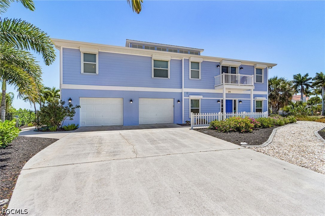 2096 Macadamia St Property Photo 2